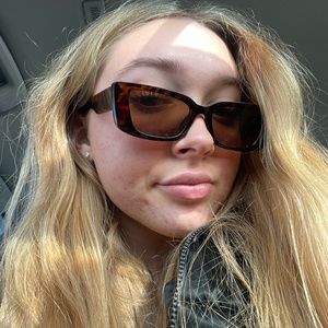 Meet your Posher, Natalie